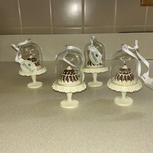 Regency International 4.5” Resin Gingerbread Cake Plate Ornaments